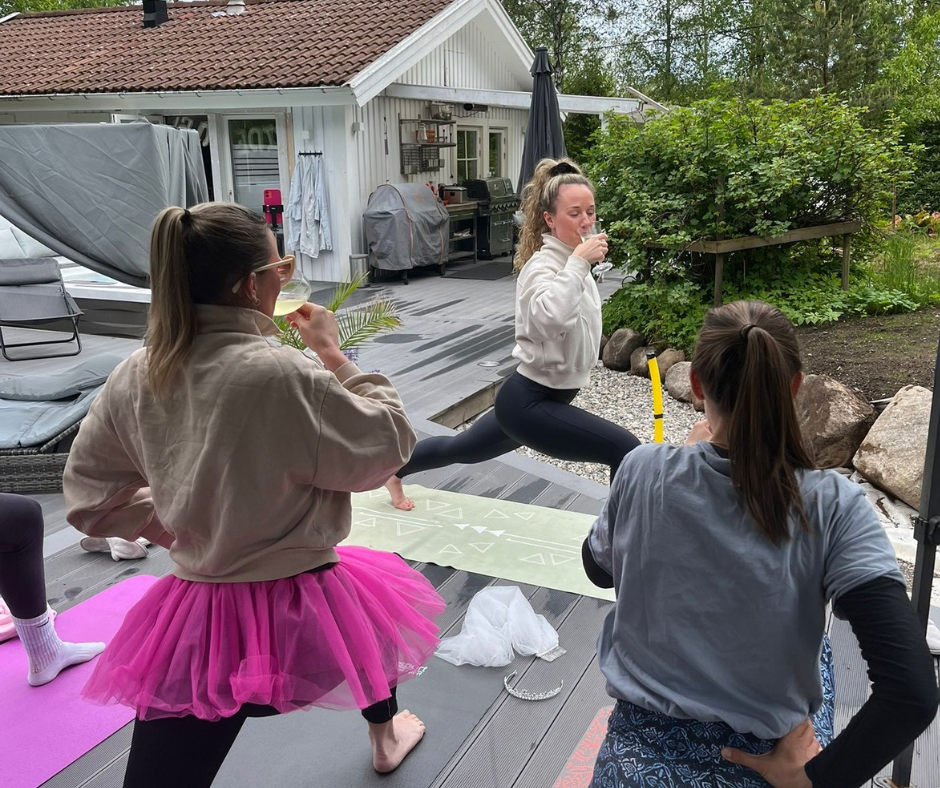 Champagneyoga - möhippa, fest, aw